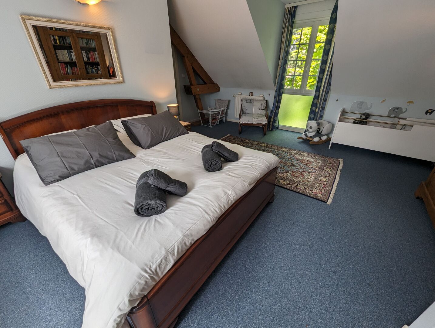 Lit parapluie, Wi-Fi gratuit, draps fournis