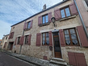 المنشأة من الخارج