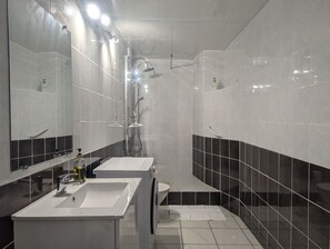 Shower, towels