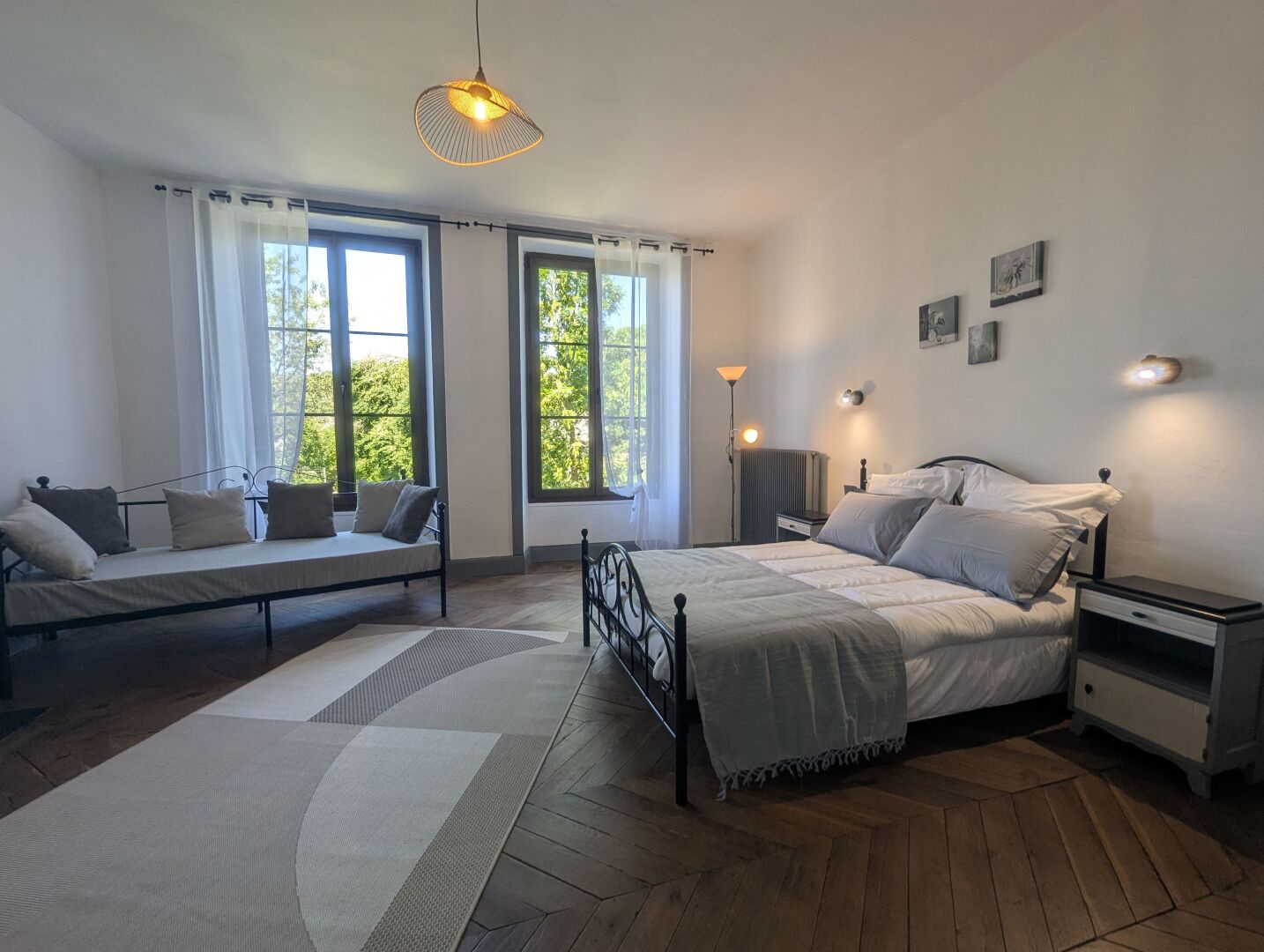 旅行用ベビーベッド、WiFi (無料)、ベッドシーツ