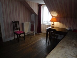 Interior - LA CURE - Perrancey-les-Vieux-Moulins (Perrancey-les-Vieux-Moulins)