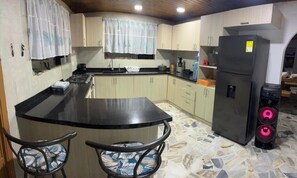 Microondas, horno y parrilla de estufa