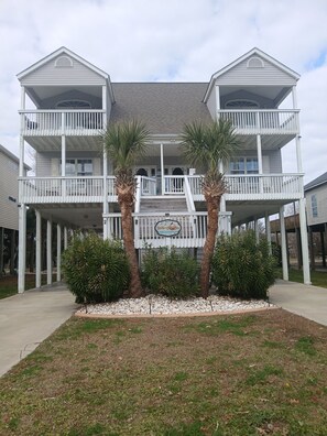 Exterior - Perfect 6-bedroom house with AC in North Myrtle Beach. (North Myrtle Beach)