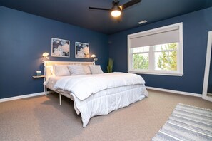4 bedrooms, desk, iron/ironing board, WiFi