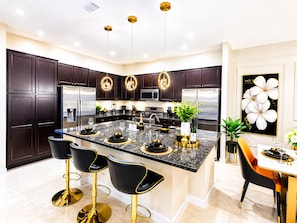 Private kitchen - 24-bedroom luxury villa near Disney (Kissimmee)