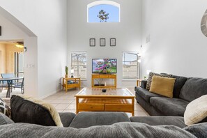 TV - New 5BR - Sth Facing Pool, Resort Amenities - Near Disney (Davenport)