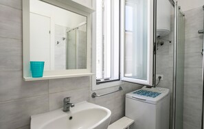 Shower - 2 bedroom lovely apartment in Marzamemi (Marzamemi)