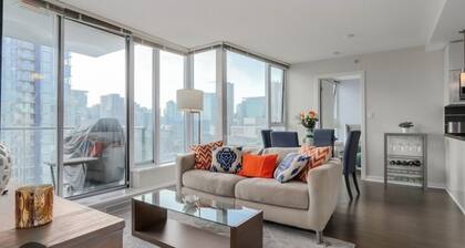 Luxury Harbour-View 2BR Condo | Sleeps 6 | Pool • Gym • Sauna|Steps to BC Place