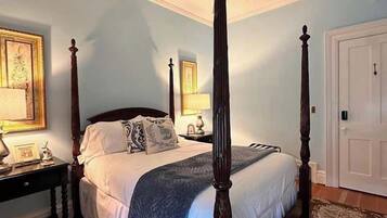 1 bedroom, iron/ironing board, travel crib, WiFi