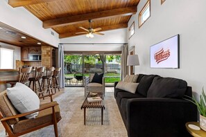 Smart TV - * Stunning FBG Retreat * | Sleeps 10 (Fredericksburg)
