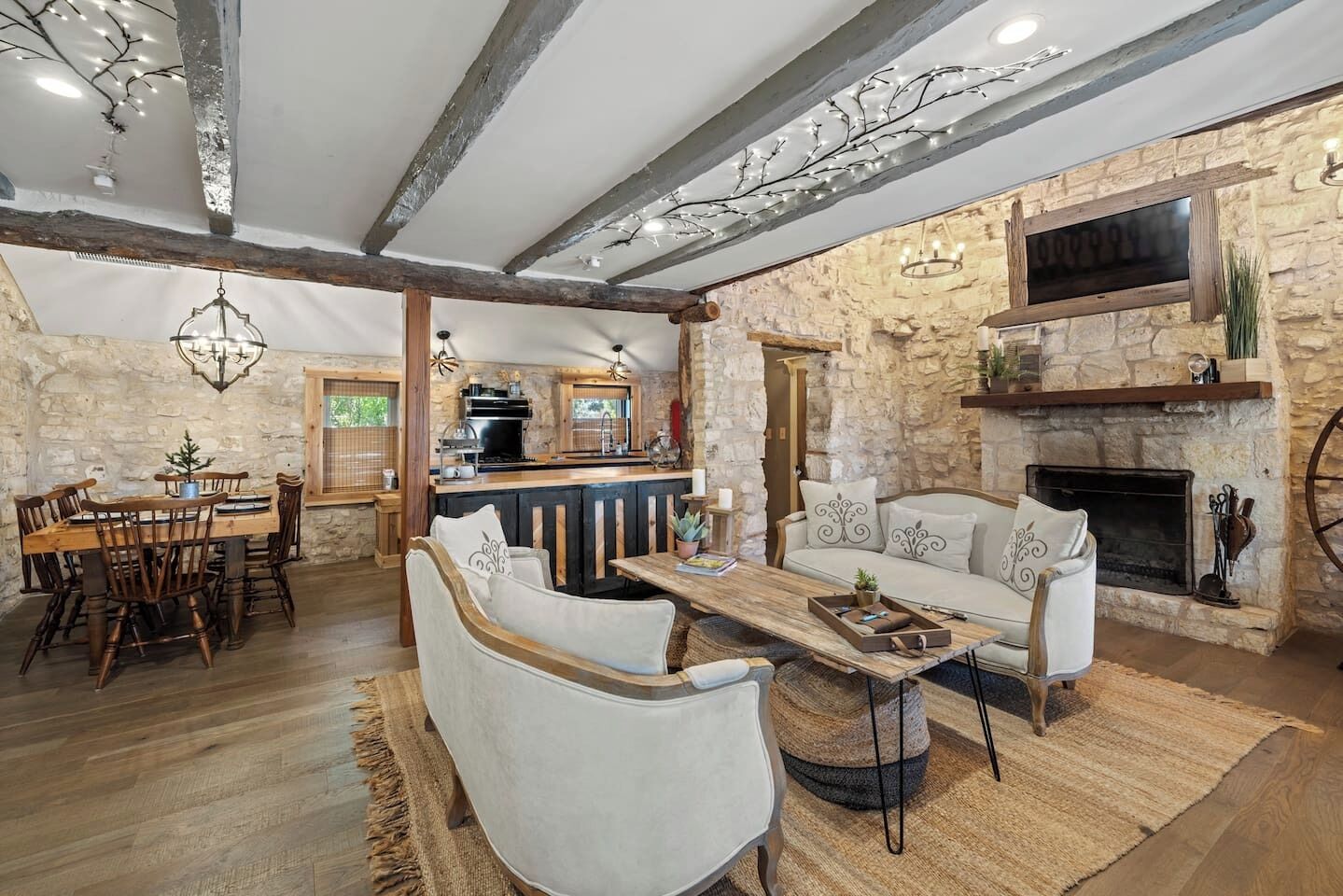 TV connectée, cheminée