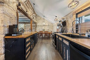 Fridge, microwave, oven, stovetop - An unforgettable blend of history and whimsy! (Fredericksburg)