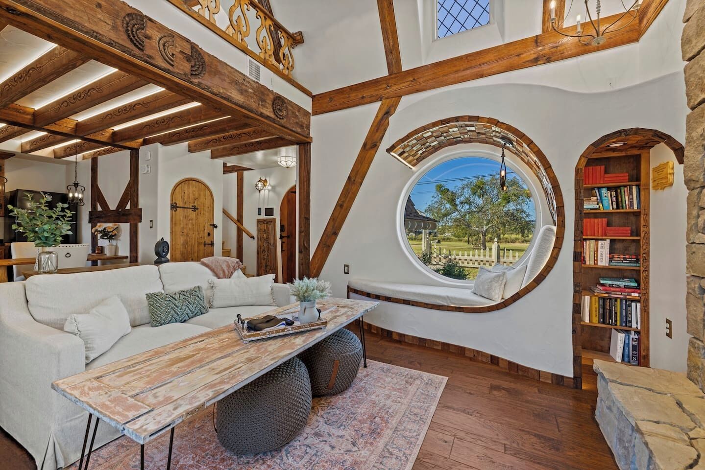 Enchanted Cottage  Fireplace, Cozy Loft & Hot Tub - Fredericksburg, TX