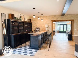 Bar (en el alojamiento)