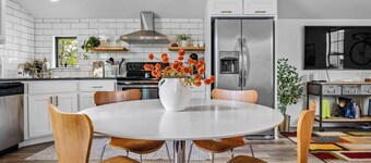 Spacious Downtown Bentonville Loft: Near  the Square, Trails & Crystal Bridges 