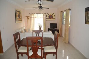 Smart TV - bavaro vacaciones in palmsuits

s (Barrio Los Corales)