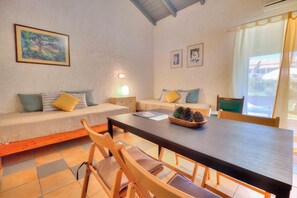 Dining - Lefkes Apartments (Corfu)