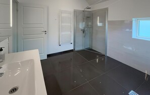 Shower - Awesome home in Hemmet with sauna (Hemmet)