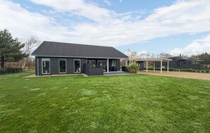 Exterior - Awesome home in Hemmet with sauna (Hemmet)
