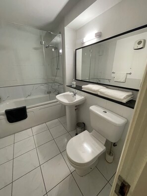 Hair dryer, towels, shampoo, toilet paper - Apartment near 3Arena and Dublin Port (Dublin)