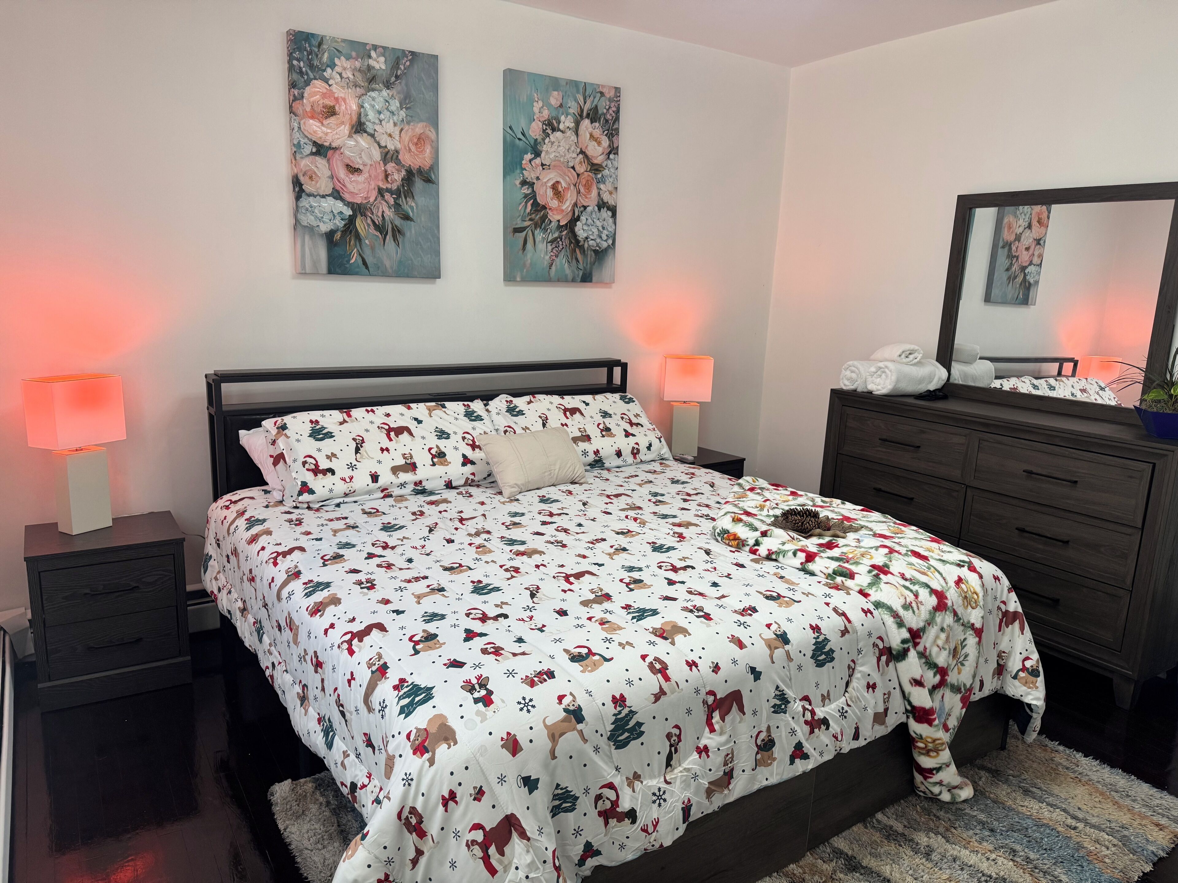 Tabla de planchar con plancha, wifi y ropa de cama 