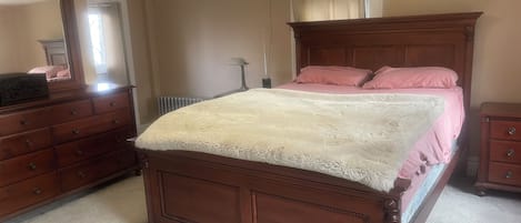 3 soverom, wi-fi (inkludert) og sengetøy