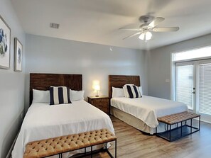 3 bedrooms, iron/ironing board, WiFi, bed sheets - Stylish Canal Front Townhome with Sprawling Furnished Balconies and Boat Slips! (Orange Beach)
