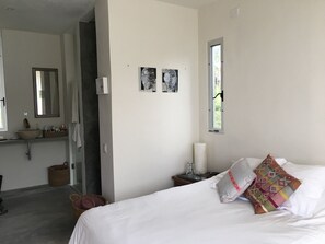 Internet, bed sheets - Casa Malanah, with mega garden and direct access to the beach and lagoon! (palma sola)