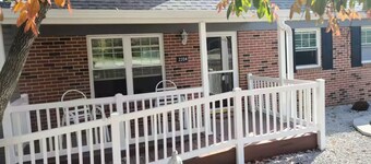 Valley - 9 Beds, 3 TVs, Sleeps 14 - Luxury Stay.