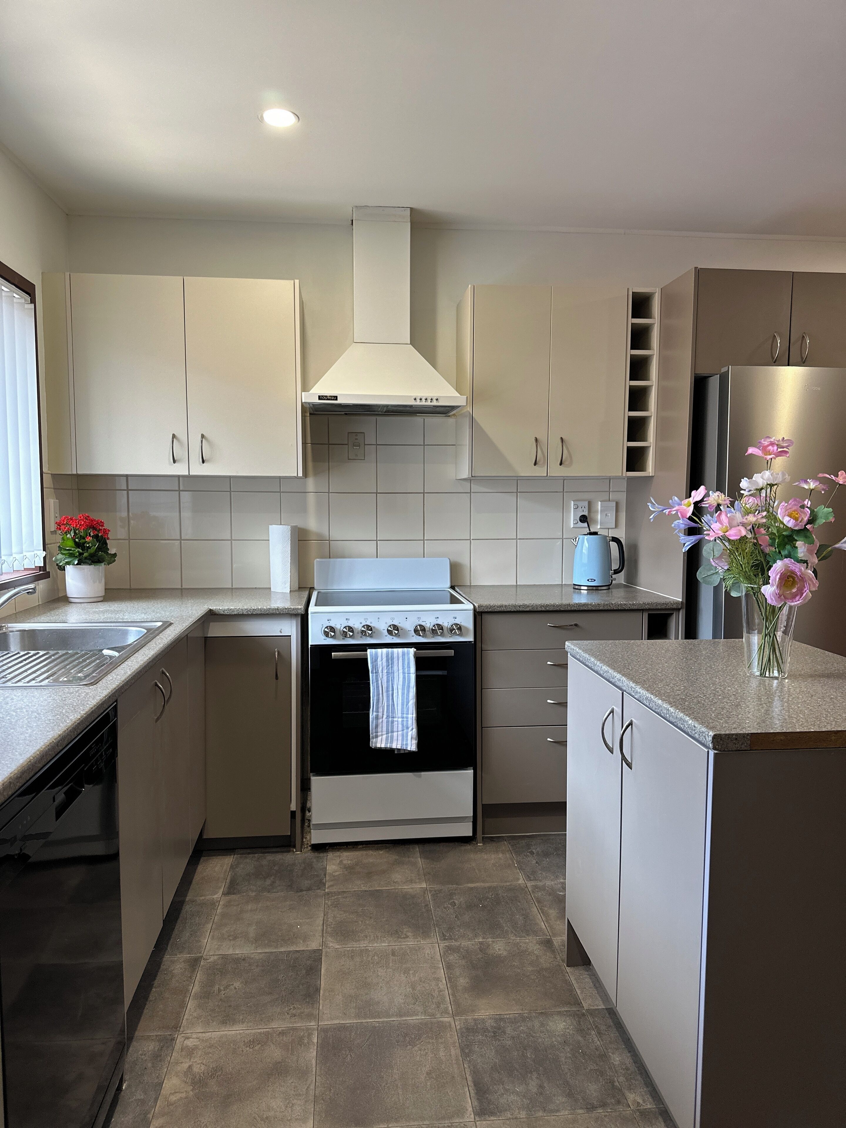 Frigorífic, microones, forn i placa de cuina 