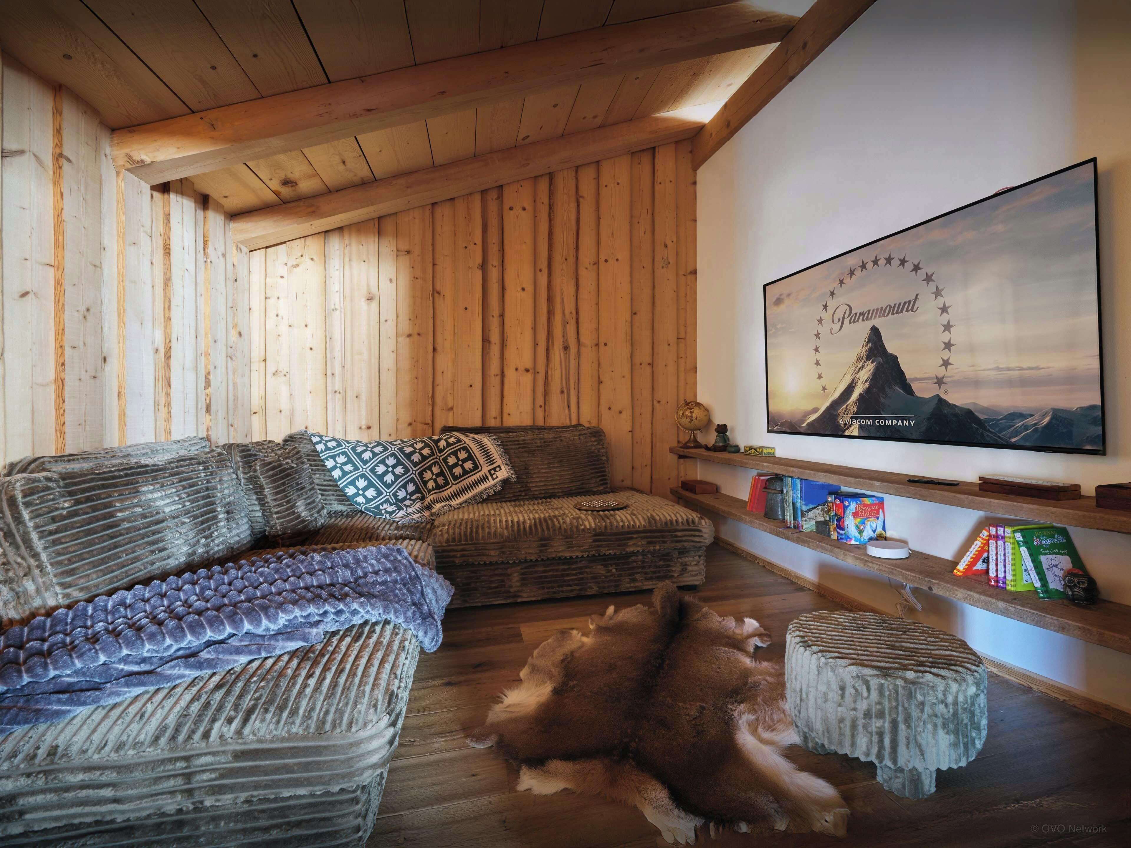 TV, fireplace, stereo