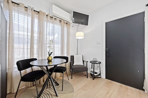 Dining - Cityscapes Std Suite C @EADO - 2 km from FIFA Fest (Houston)