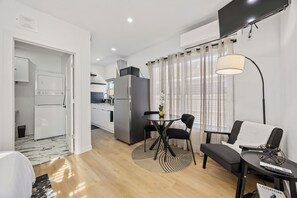 Interior - Cityscapes Std Suite C @EADO - 2 km from FIFA Fest (Houston)