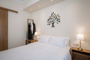 2 slaapkamers, een kluis op de kamer, een bureau