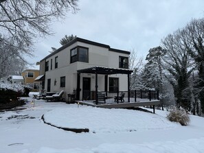Exterior - Historic Swan Acres Retreat: 4BR, Hot Tub, Gym & Walkable to Dining (Pittsburgh)