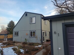 Exterior - Cozy Studio in tranquil Longmont (Longmont)