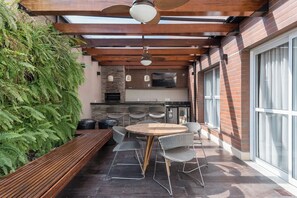 Outdoor dining - Modern Apartment in Cambuí (Campinas)