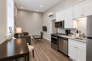 Fridge, microwave, oven, stovetop - East Nashville Church Condo near Broadway (Nashville)