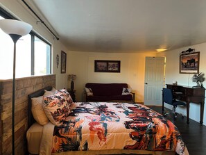 Room - Cozy 1-bedroom studio in charming Grants perfect for your getaway (Grants)