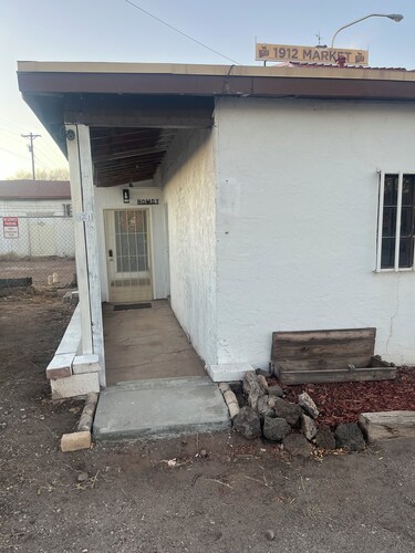 Cozy 1-bedroom studio in charming Grants perfect for your getaway