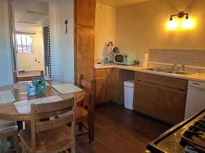 Private kitchen - Cozy 1-bedroom studio in charming Grants perfect for your getaway (Grants)