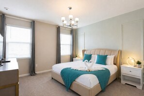 Iron/ironing board, WiFi - 24-bedroom luxury villa near Disney (Kissimmee)