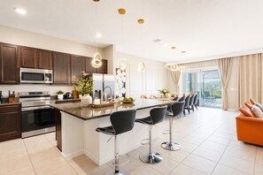 Private kitchen - 24-bedroom luxury villa near Disney (Kissimmee)