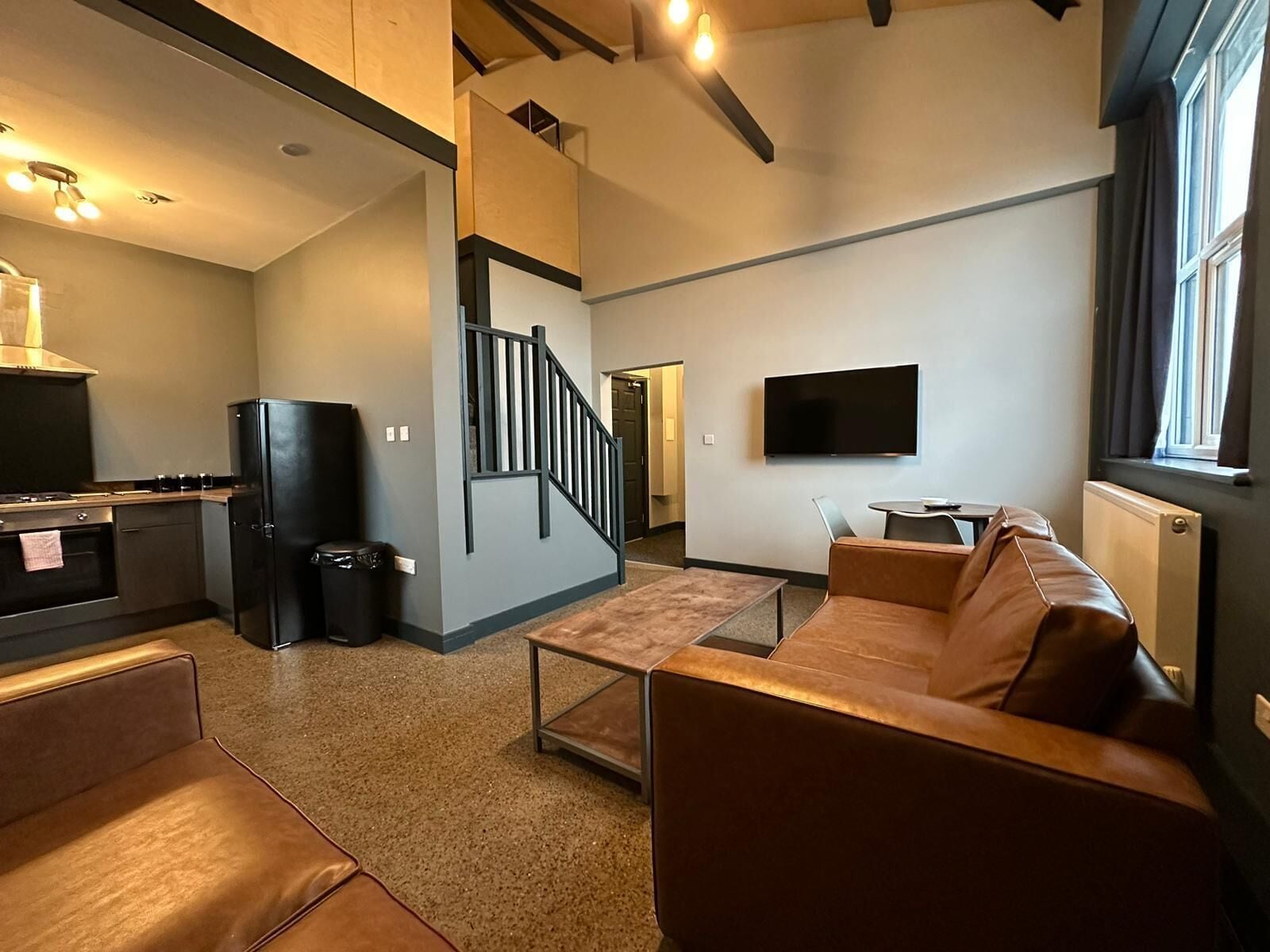 Apartamento conforto | Escrivaninha, espaço de trabalho para notebook, cortinas blackout