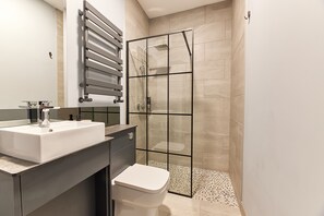 Classic Apartment | Desk, laptop workspace, blackout drapes, soundproofing