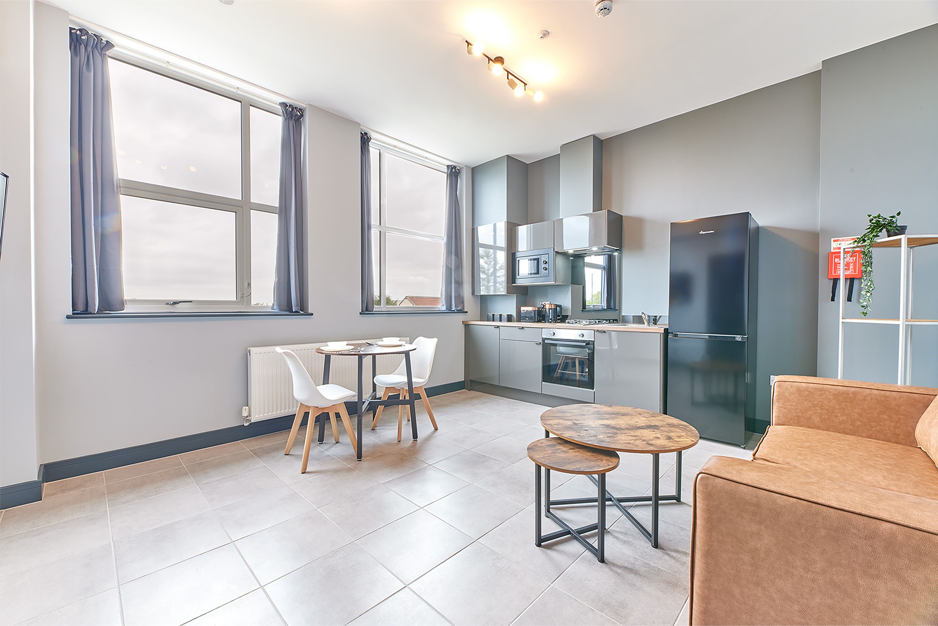 Classic Apartment | Desk, laptop workspace, blackout drapes, soundproofing