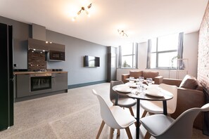 Superior Apartment | Desk, laptop workspace, blackout drapes, soundproofing