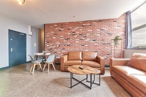 Appartement Supérieur | Bureau, espace de travail pour ordinateur portable, rideaux occultants