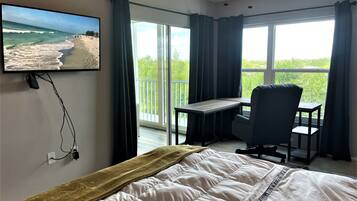 3 habitaciones, tabla de planchar con plancha, wifi y ropa de cama