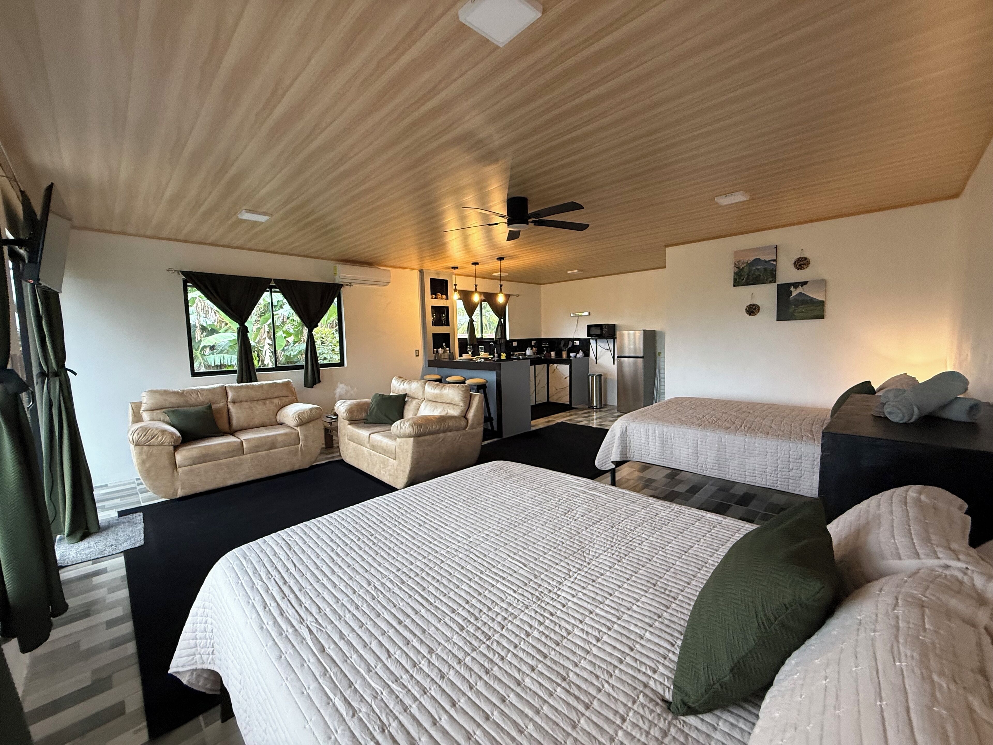 1 bedroom, in-room safe, free WiFi, bed sheets